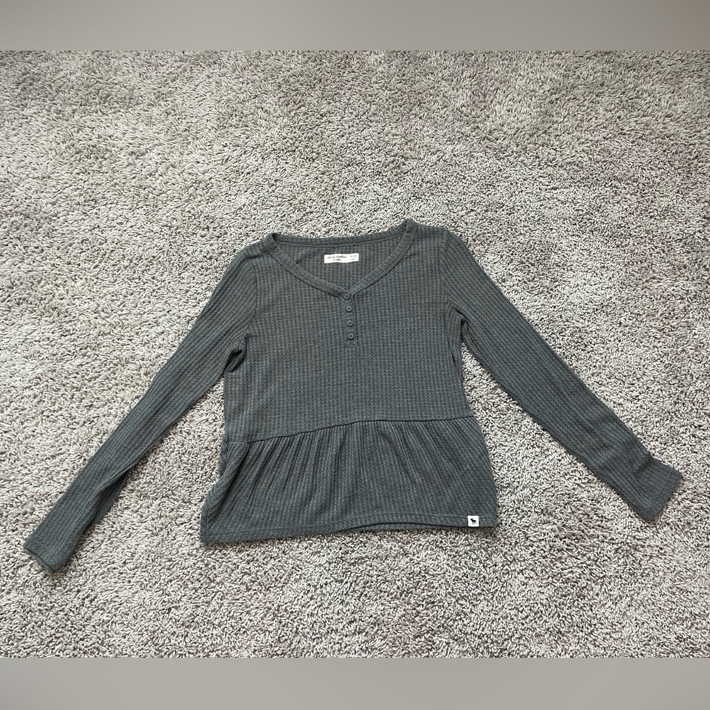 Abercrombie Kids Girls Shirt Size 11/12 Gray Long Sleeve Top Soft Logo